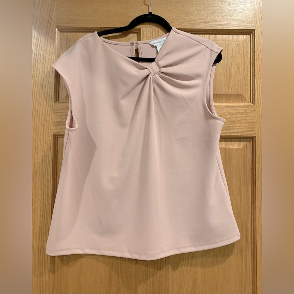 Nuetral/winter pink blouse